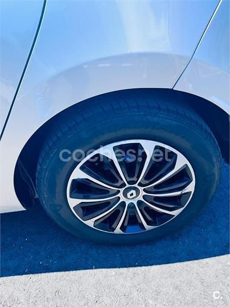 Gris / plata Usado 2015 Renault Clio IV Authentique Berlina | 6500 € (Precio justo) - Imagen 1/2