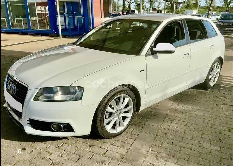 Usado Audi A3 S-Line 105 CV (77 kW) 2013 Blanco Berlina