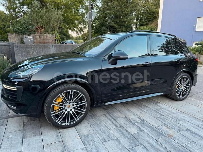 Negro Usado 2017 Porsche Cayenne Turbo SUV | 58.999 € - Imagen 1/4