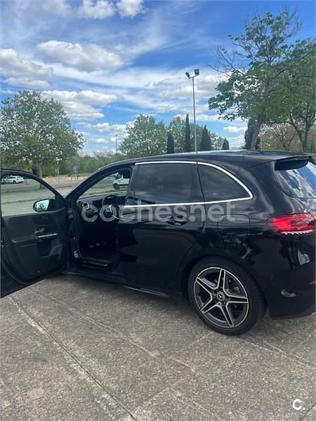 Usado Mercedes B200 136 CV (100 kW) 2020 Negro Utilitario