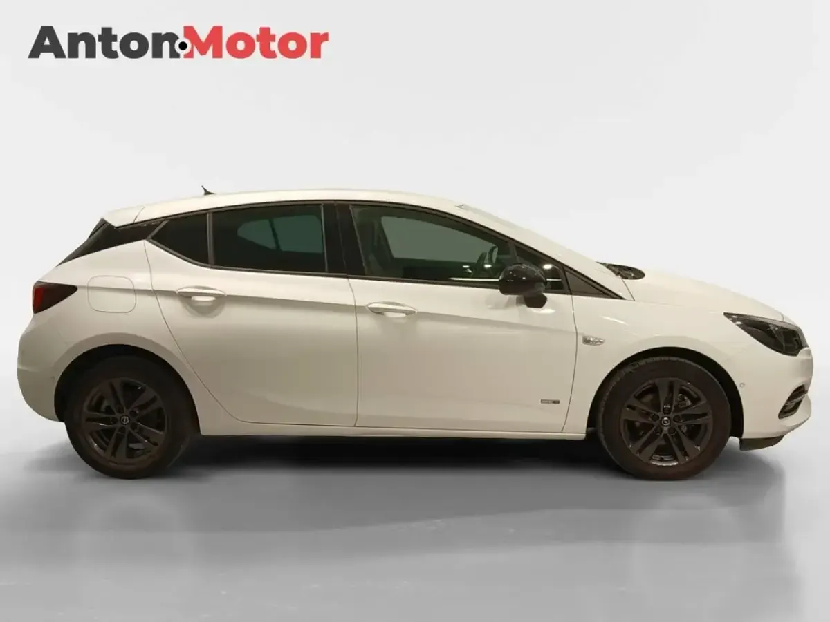 Usado Opel Astra Design & Tech 110 CV (80 kW) 2021 Blanco Berlina