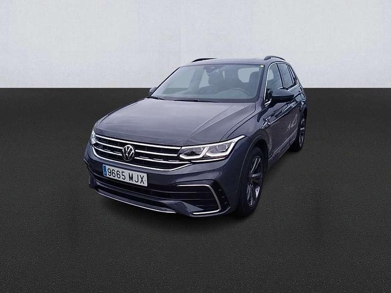 Gris Usado 2023 VW Tiguan R-line SUV | 39.000 € (Un poco caro) - Imagen 1/4
