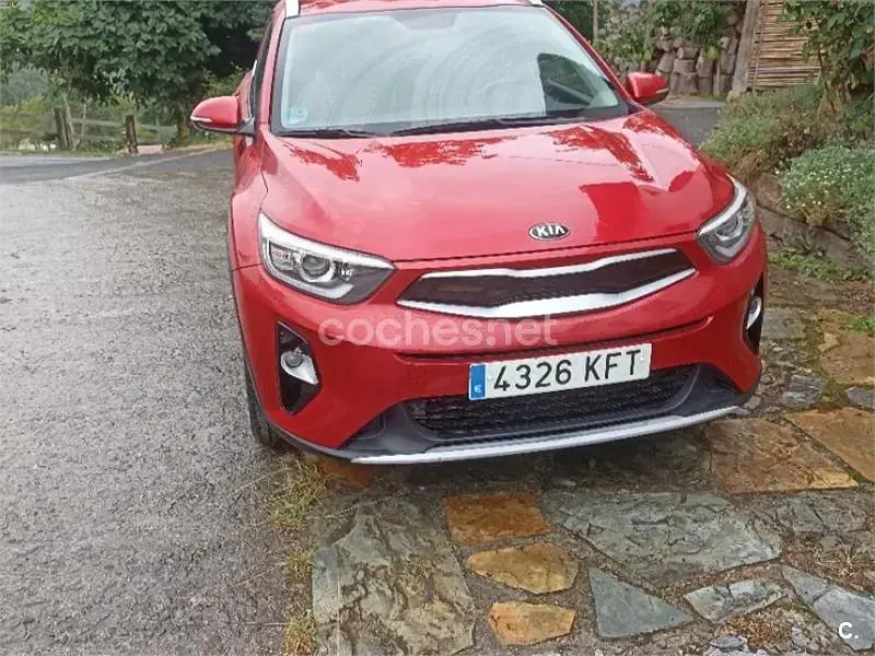 Usado Kia Stonic 120 CV (88 kW) 2017 Rojo SUV