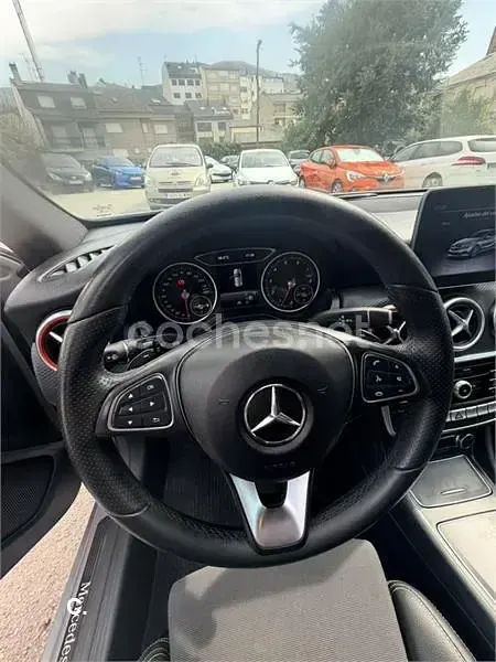 Usado Mercedes GLA180 AMG line 122 CV (89 kW) 2018 Gris / plata SUV