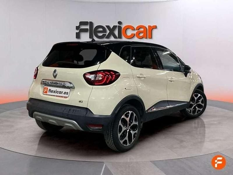 Usado Renault Captur Zen 110 CV (80 kW) 2017 Beige SUV