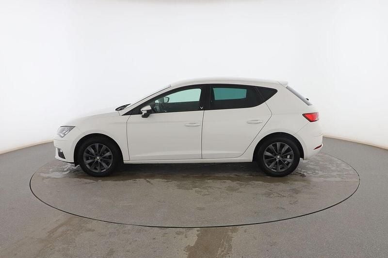 Usado Seat Leon Style 131 CV (96 kW) 2020 Blanco Berlina