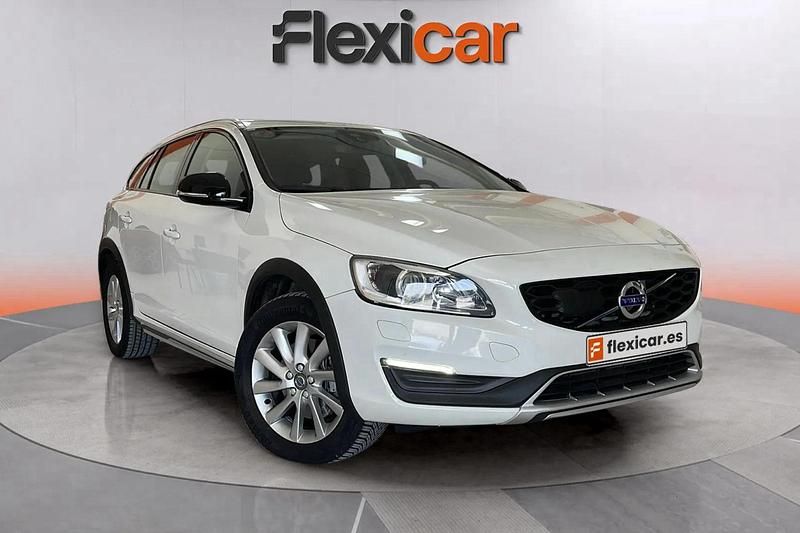 Blanco Usado 2017 Volvo V60 Momentum Familiar | 18.890 € (Precio justo) - Imagen 1/4