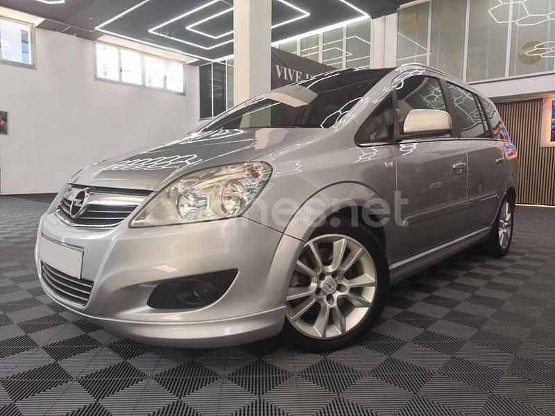 Gris / plata Usado 2010 Opel Zafira Cosmo Monovolumen | 6900 € (Caro) - Imagen 1/4