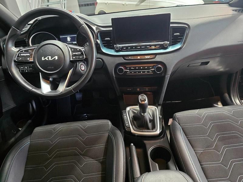 Usado Kia Ceed Style 100 CV (73 kW) 2025 Blanco Utilitario