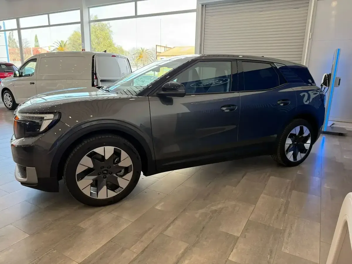 Usado Ford Explorer Premium 210 kW (286 CV) 2024 Gris SUV