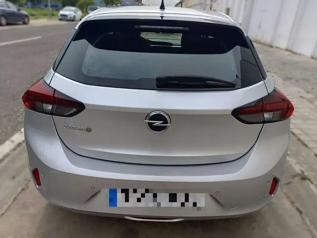 Usado Opel Corsa-e Elegance 100 kW (136 CV) 2023 Gris Utilitario