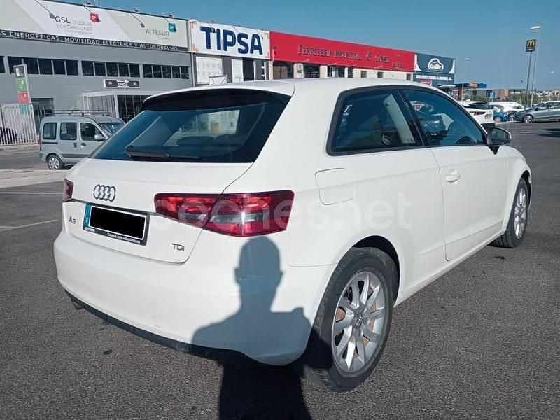 Używany Audi A3 Attraction 105 KM (77 kW) 2013 Biały Sedan/Limuzyna