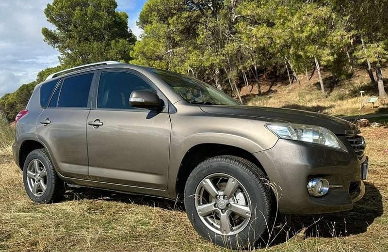 Marrón Usado 2011 Toyota RAV4 Executive SUV | 12.495 € (Precio justo) - Imagen 1/4