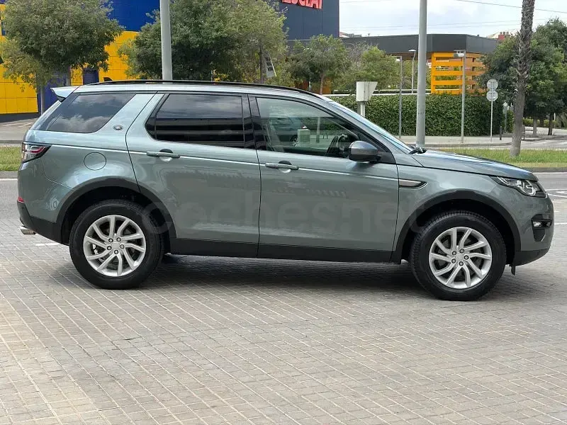 Usado Land Rover Discovery Sport SE 150 CV (110 kW) 2017 Gris / plata SUV