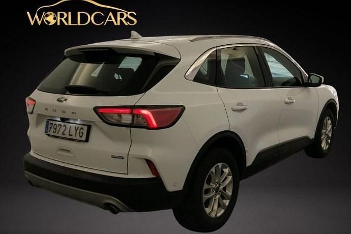 Usado Ford Kuga Titanium 190 CV (139 kW) 2022 SUV