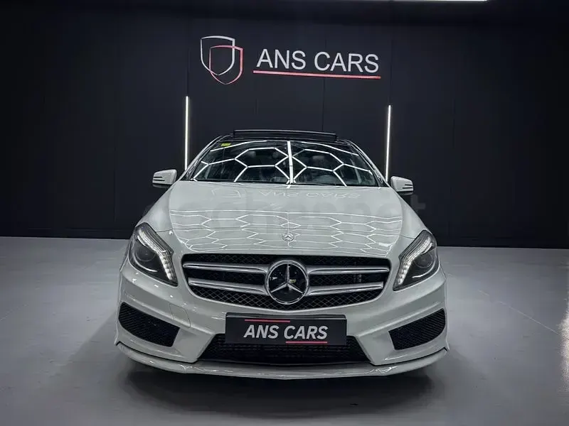 Usado Mercedes A180 AMG line 109 CV (80 kW) 2013 Blanco Berlina