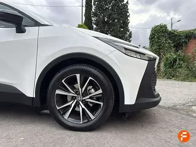 Usado Toyota C-HR Active 140 CV (102 kW) 2024 Blanco SUV