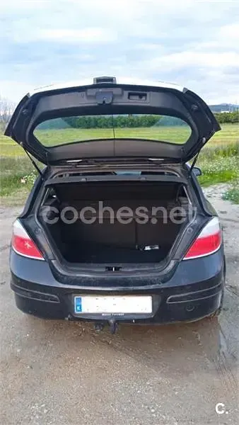 Usado Opel Astra Enjoy 100 CV (73 kW) 2006 Negro Berlina