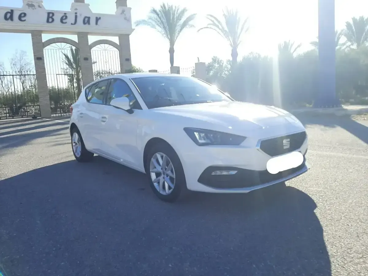 Usado Seat Leon Style 115 CV (84 kW) 2022 Blanco