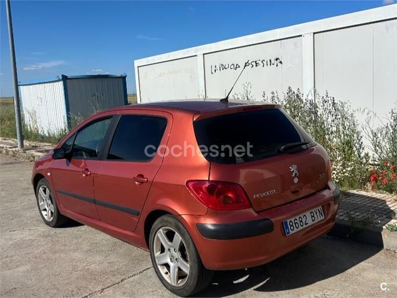 Granate Usado 2002 Peugeot 307 Berlina | 1299 € (Buen precio) - Imagen 1/4