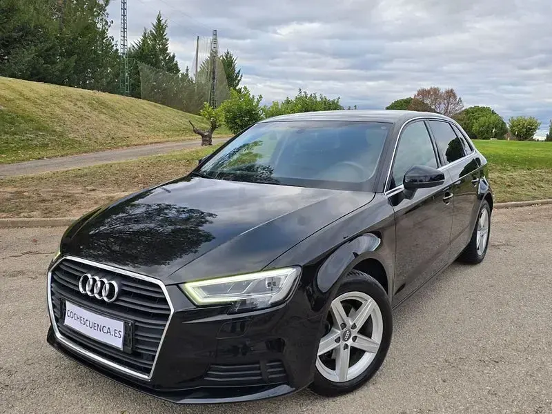 Usado Audi A3 Design 131 CV (96 kW) 2020 Negro Berlina