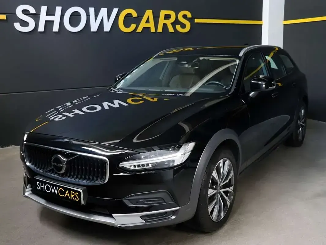 Begagnad Volvo V90 CC Pro 197 HK (144 kW) 2022 Svart Kombi