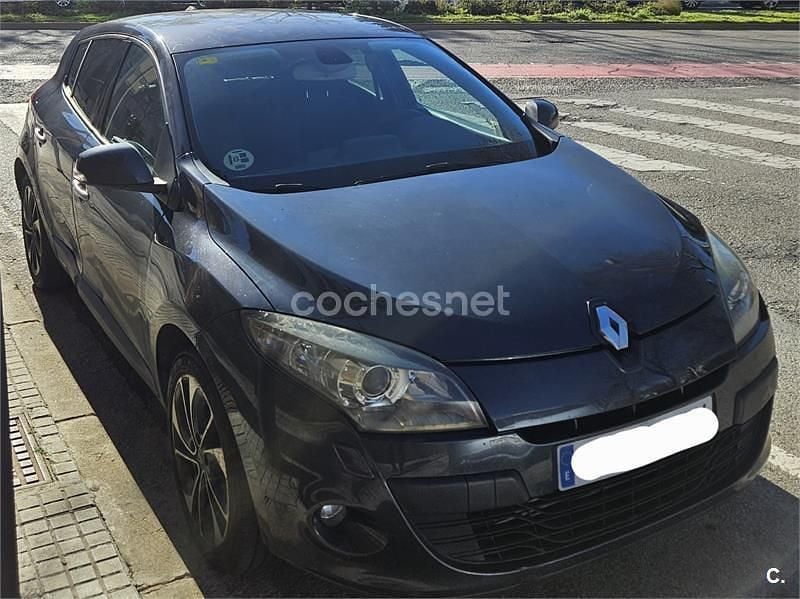 Usado Renault Mégane Dynamique 130 CV (95 kW) 2011 Negro Berlina