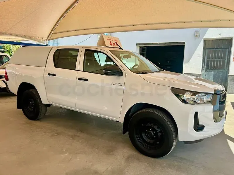 Usado Toyota HiLux Plus 150 CV (110 kW) 2021 Blanco Pickup/Camioneta