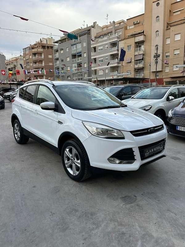Usado Ford Kuga 140 CV (102 kW) 2013 Blanco SUV