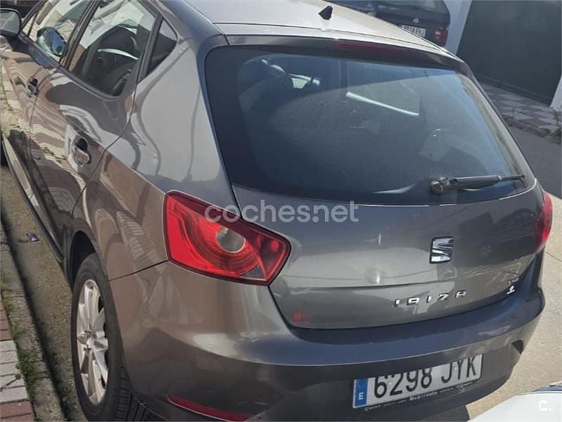 Usado Seat Ibiza Style 90 CV (66 kW) 2017 Gris / plata Berlina