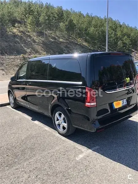 Usado Mercedes V220 Avantgarde 163 CV (119 kW) 2015 Negro Monovolumen