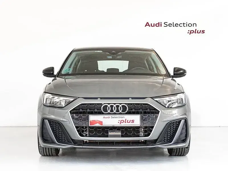 Usado Audi A1 Sportback 116 CV (85 kW) 2025 Gris Utilitario