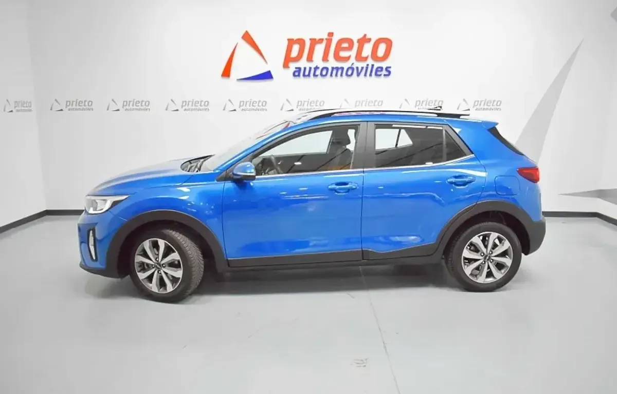 Usado Kia Stonic 120 CV (88 kW) 2022 Azul SUV