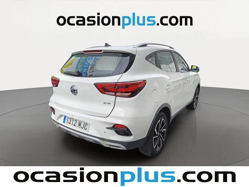 Usado MG ZS Luxury 111 CV (81 kW) 2023 Blanco SUV