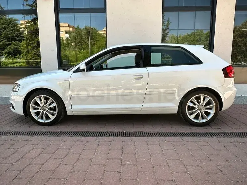 Usado Audi A3 Ambition 105 CV (77 kW) 2012 Blanco Utilitario