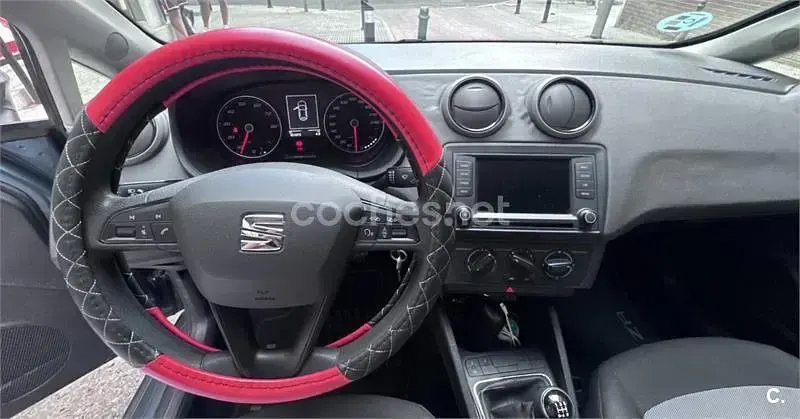 Usado Seat Ibiza Reference 75 CV (55 kW) 2017 Gris / plata Berlina