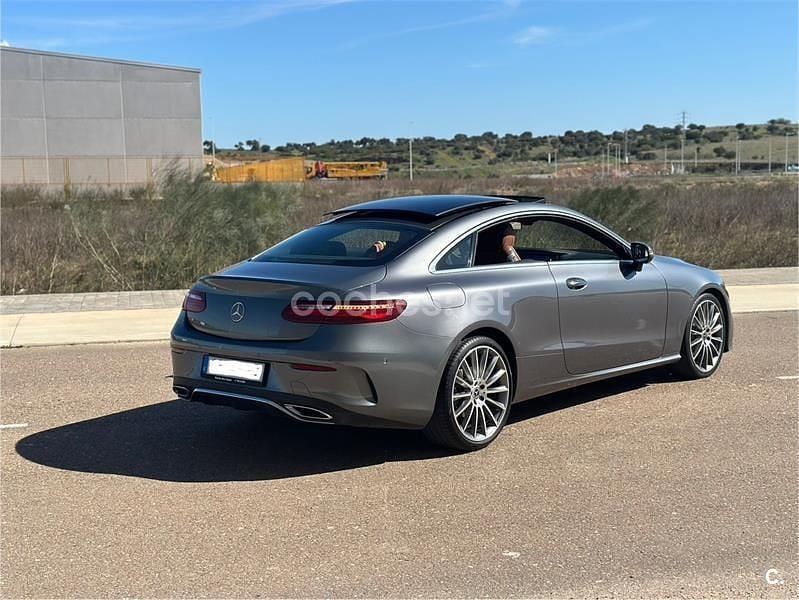 Usado Mercedes E220 194 CV (142 kW) 2017 Gris / plata Coupe