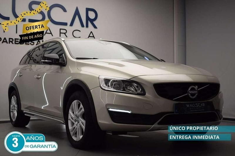 Gris Usado 2017 Volvo V60 Momentum Familiar | 16.898 € (Un poco caro) - Imagen 1/4