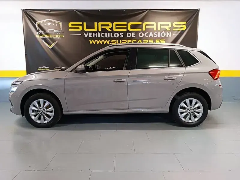 Usado Skoda Kamiq Active 115 CV (84 kW) 2020 Gris / plata SUV