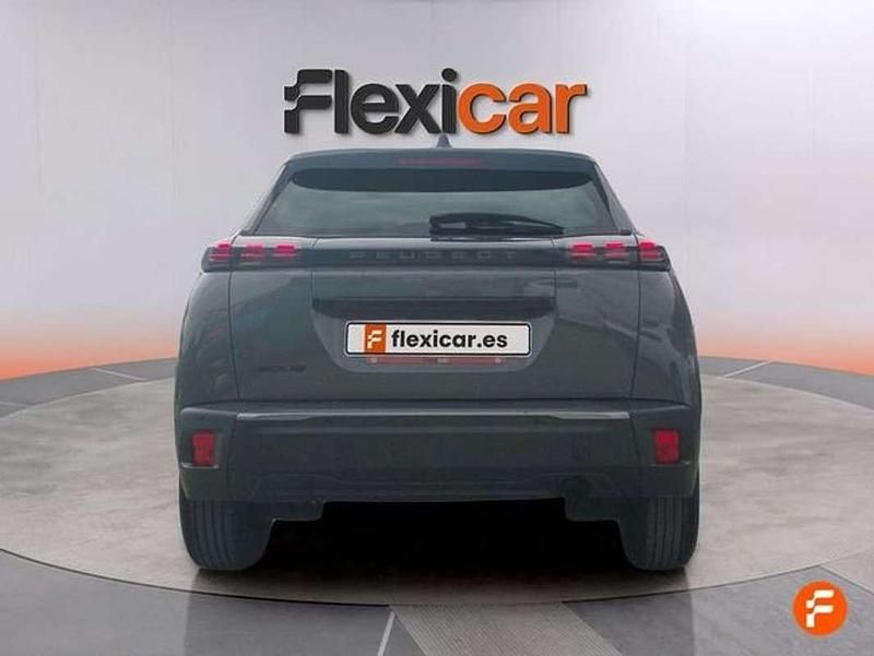 Usado Peugeot 2008 Active 101 CV (74 kW) 2023 Gris SUV
