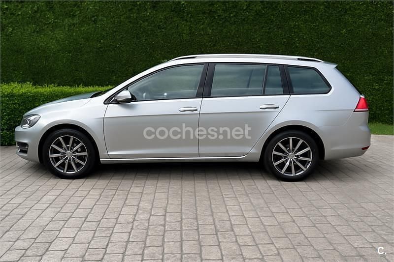 Gris / plata Usado 2015 VW Golf VII Sportline Familiar | 10.990 € (Buen precio) - Imagen 1/4