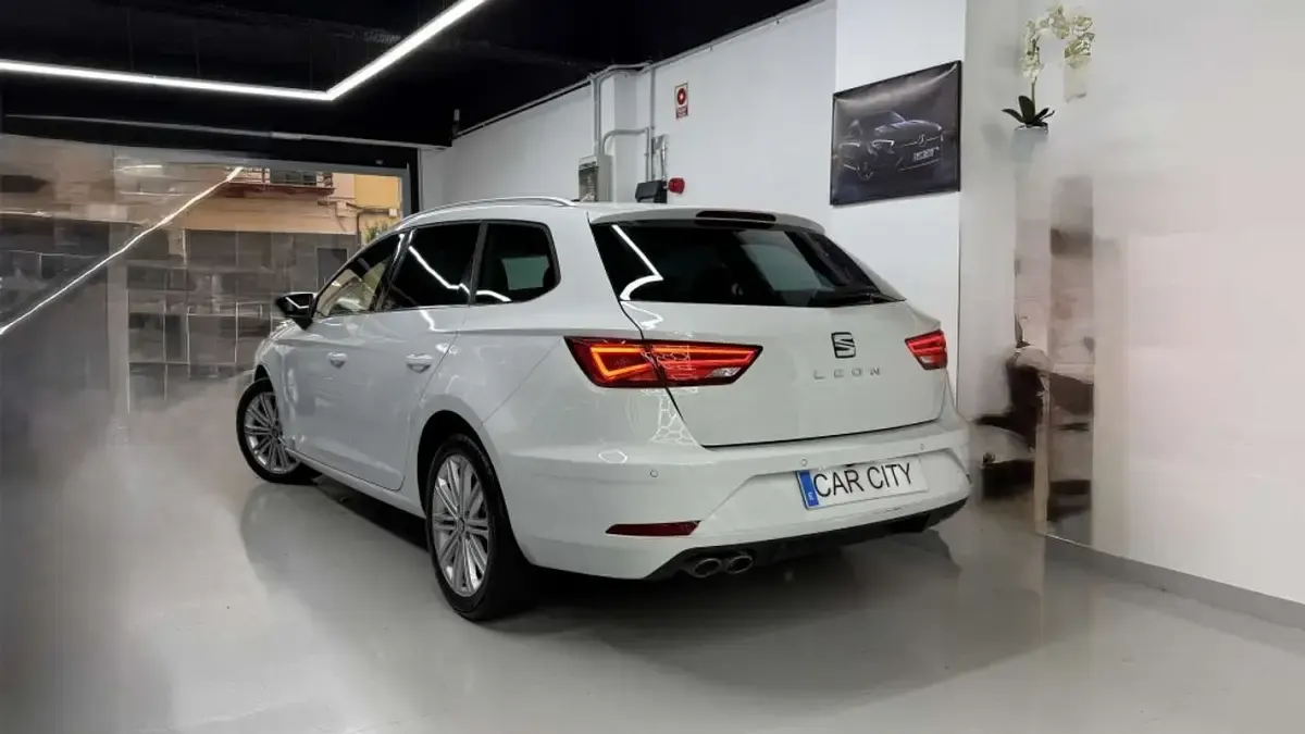 Usado Seat Leon ST XCELLENCE 150 CV (110 kW) 2019 Blanco Familiar