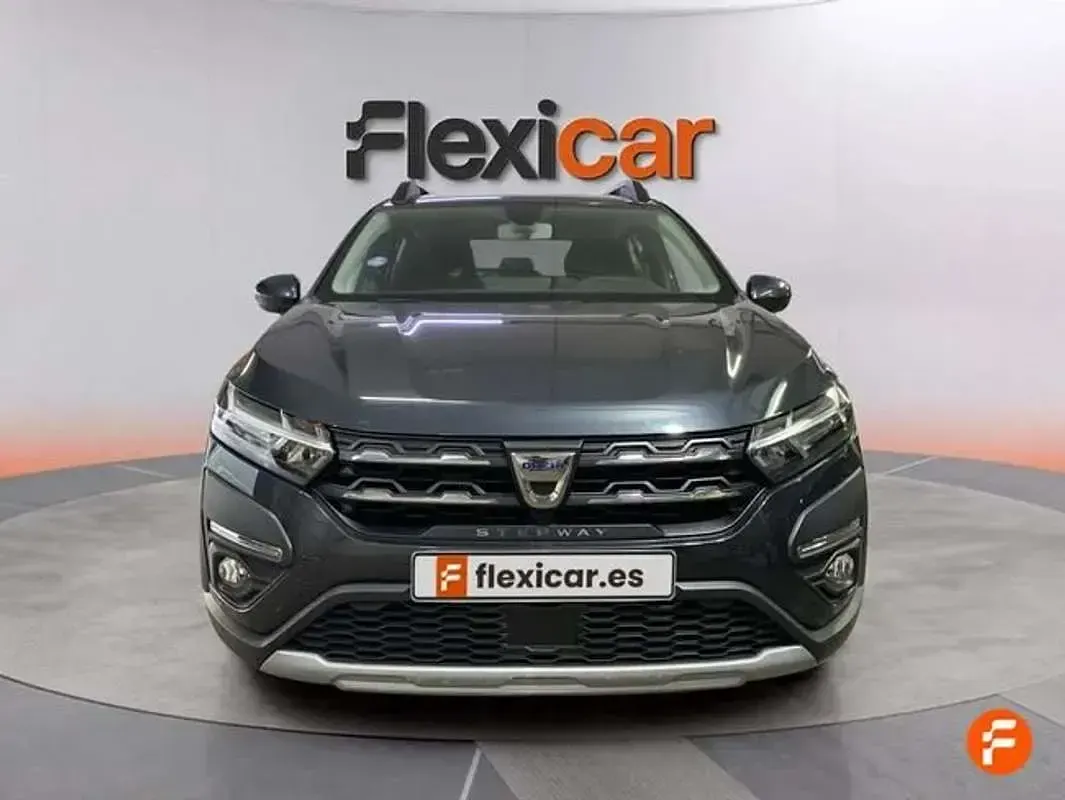 Usado Dacia Sandero Comfort 101 CV (74 kW) 2022 Gris Berlina
