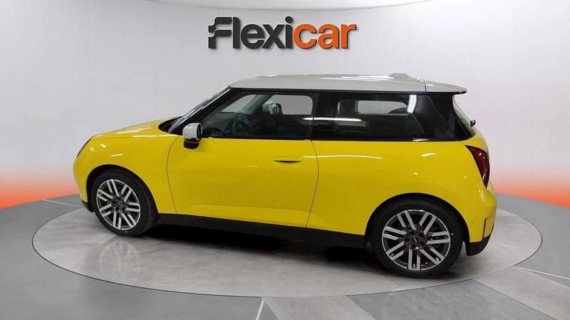 Nuevo Mini Cooper 136 kW (186 CV) 2025 Amarillo Utilitario