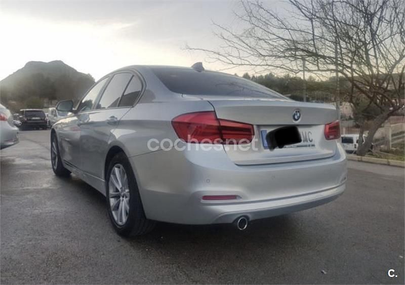 Usado BMW 318 143 CV (105 kW) 2016 Gris / plata Berlina