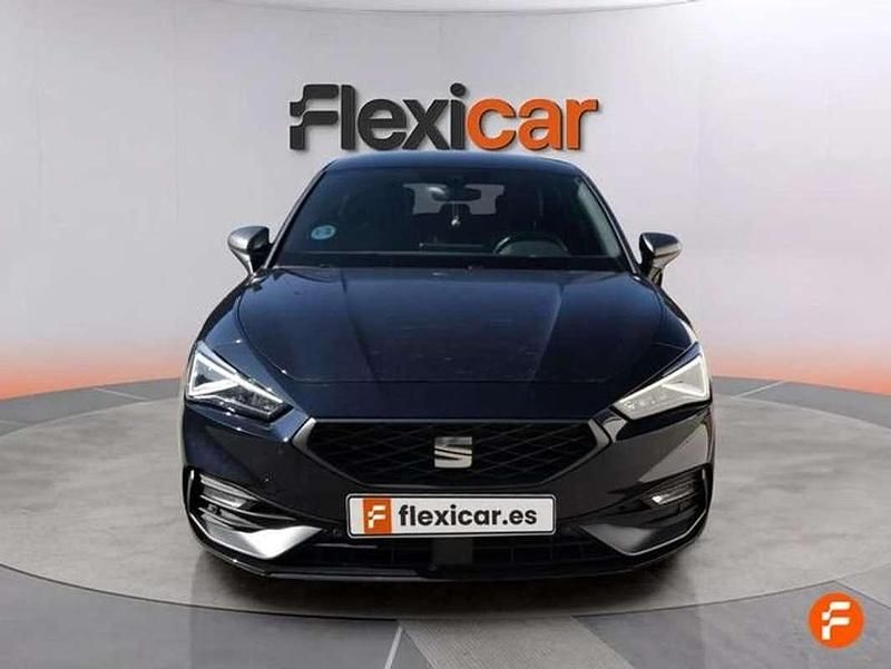 Usado Seat Leon FR 150 CV (110 kW) 2022 Negro Utilitario
