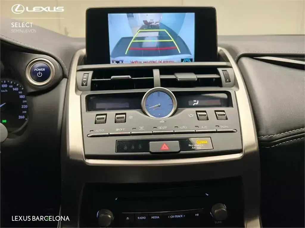 Usado Lexus NX300h Business Edition 197 CV (144 kW) 2020 Blanco SUV