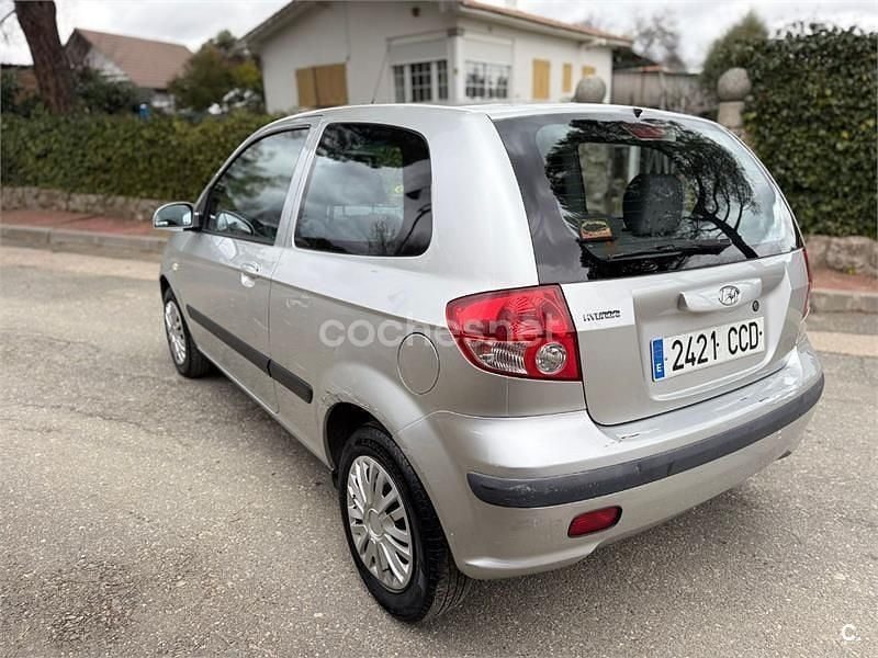 Usado Hyundai Getz 82 CV (60 kW) 2002 Gris / plata Utilitario