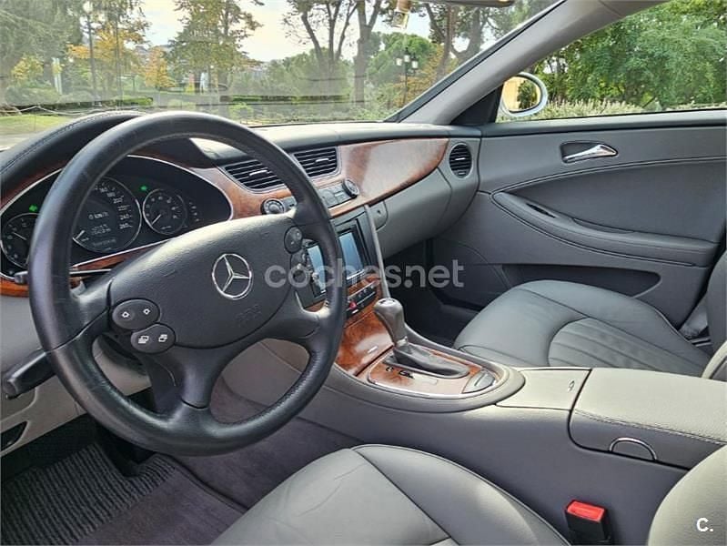Usado Mercedes CLS350 272 CV (200 kW) 2006 Gris / plata Berlina