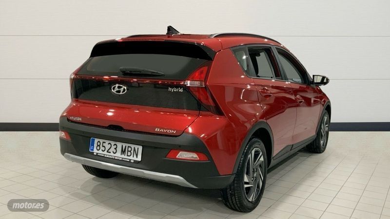 Usado Hyundai Bayon 100 CV (73 kW) 2022 Rojo SUV